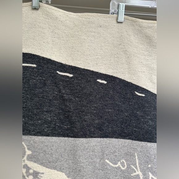 Super Cute David Fussenegger Grey Around the World Blanket/Throw - Picture 9 of 12
